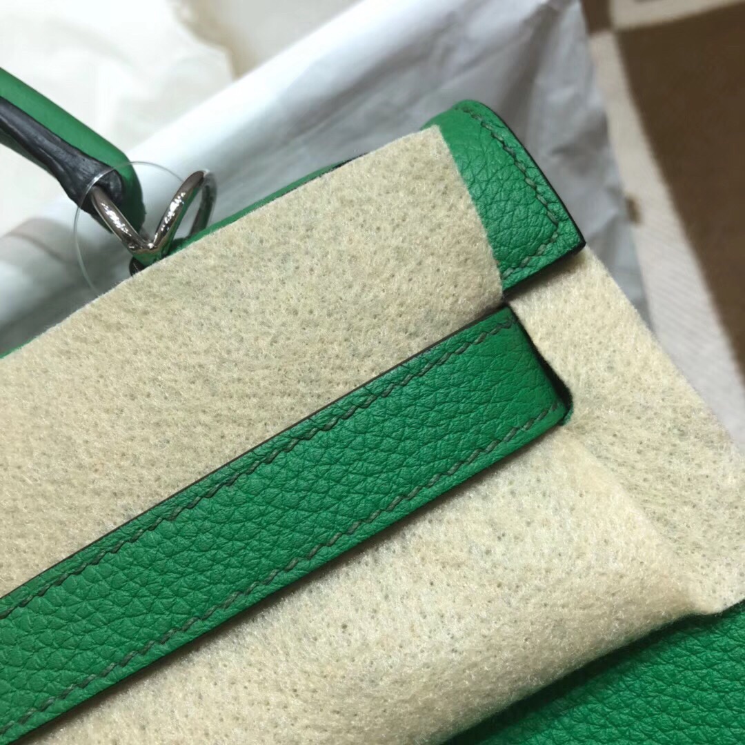 Hermes Kelly 28cm Handbag Shoulder Bag in Green Togo Leather